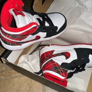 Jordan 1 mid plaid